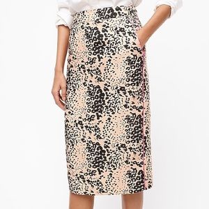 Pencil skirt in leopard print